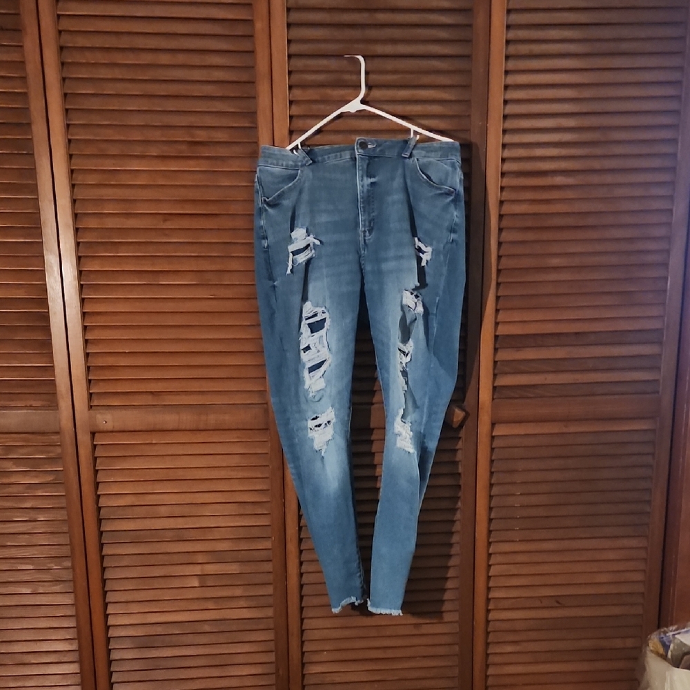 SO Women's Distressed Skinny Jeans - Light Blue